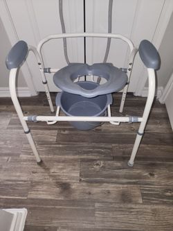 Commode chair