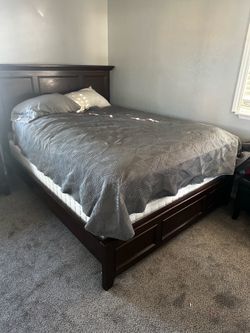 Solid wood  Full size bedroom set
