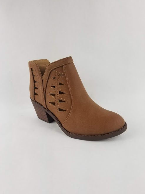 Shoes Wholesale Liquidation Lot 500 pairs of shoes and boots