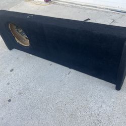 ($125 firm) custom ported single 12 sub box for 2007 to 13 Chevy - GMC Crew cab for a bigger sub