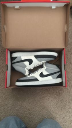 Nike Court Vision Mid
