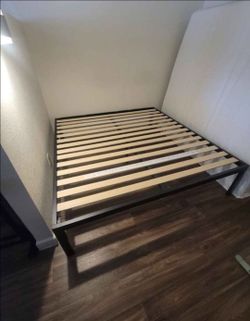 18 inch Bedframe & King Mattress (Encased)