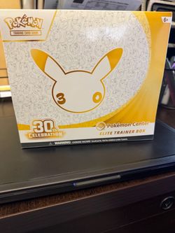 Pokémon center exclusive 30th Anniversary Etb Elite Trainer Box