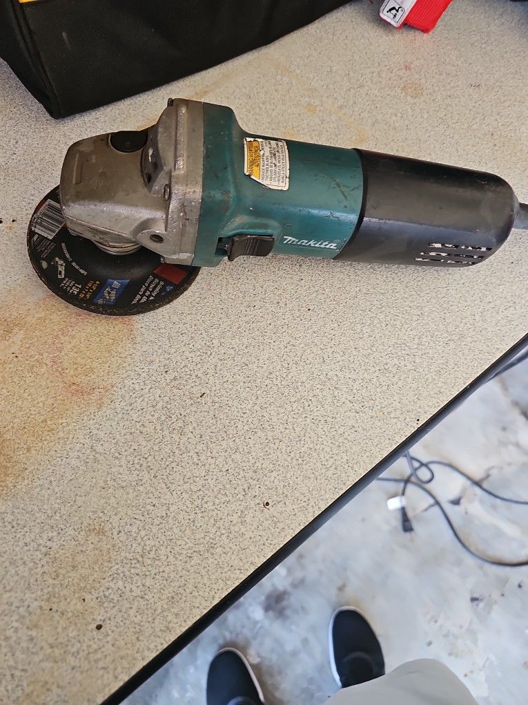 Makita Angle Grinder
