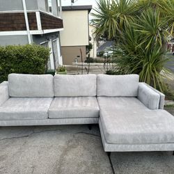 Living Spaces Sectional Couch Like New-FREE Delivery