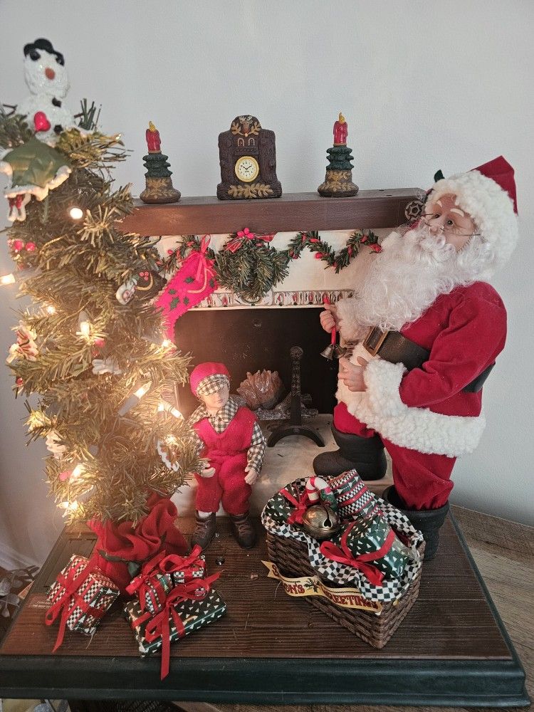$45.00 - Vtg Christmas Scene with Lighted Christmas Tree, Fireplace, Boy, soft music & Lots Of Design Details - WORTH MUCH MORE/"AS IS" OFFER!