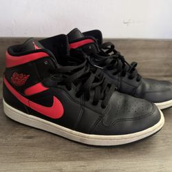 Jordan 1 Mid Black Siren Red 