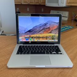 Apple MacBook Laptop 