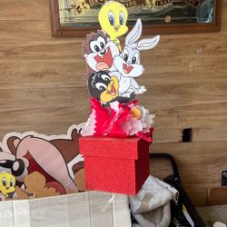 baby looney tunes party center piece 