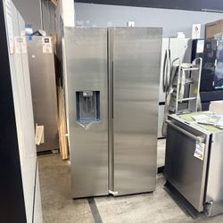 😍Samsung Stainless Steel CounterDepth Refrigerator With Ice Maker And Water Dispenser😍