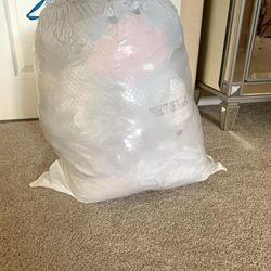 MOVING SALE- Women/Junior clothes - XS/S - Jeans(size 0), tops, skirts, dresses,etc -3 Bags avail, 25+ pc