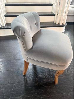 Vanity chair