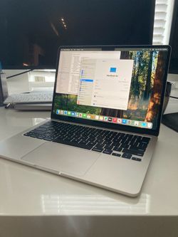 Apple MacBook Air 13” M2 16GB Ram 256SSD 100% Battery