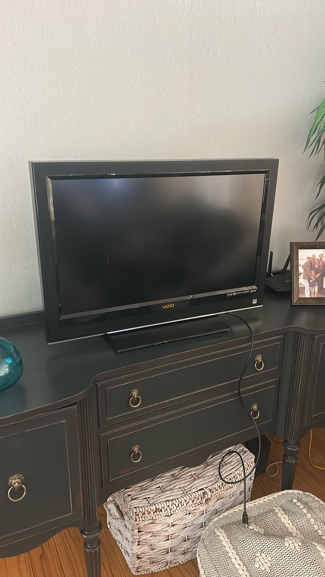 32” TV