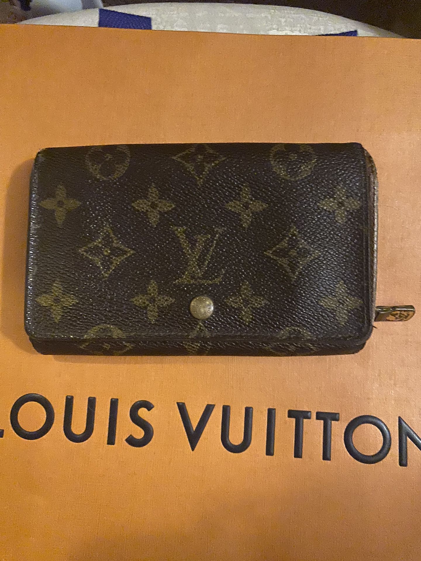 Authentic Luis Vuitton Wallet Obo