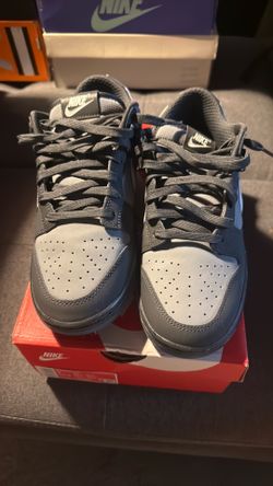 Nike Dunk Low Anthracite  Size 9