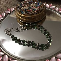 “BEAUTIFUL “ Green Stone Classy Bracelet 