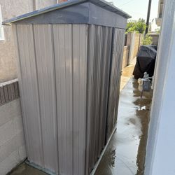 Small Shed 