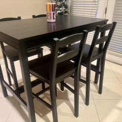 Super Cute Eating Table w/ Chairs