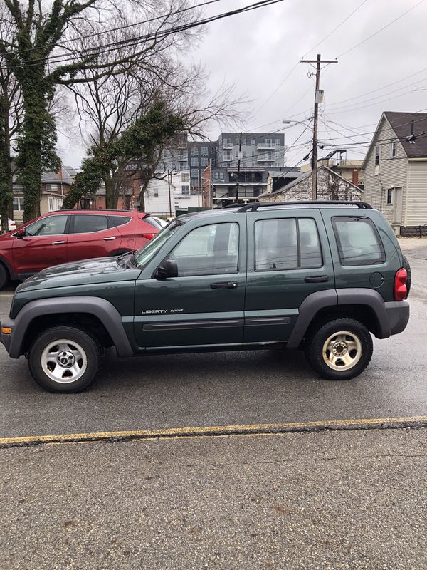 03’ Jeep Liberty Sport 3.7 L V6 for Sale in Columbus, OH