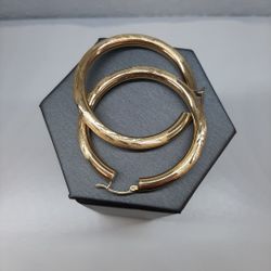 Diamond Cut 14k Gold Pair Of Hoop Earrings 