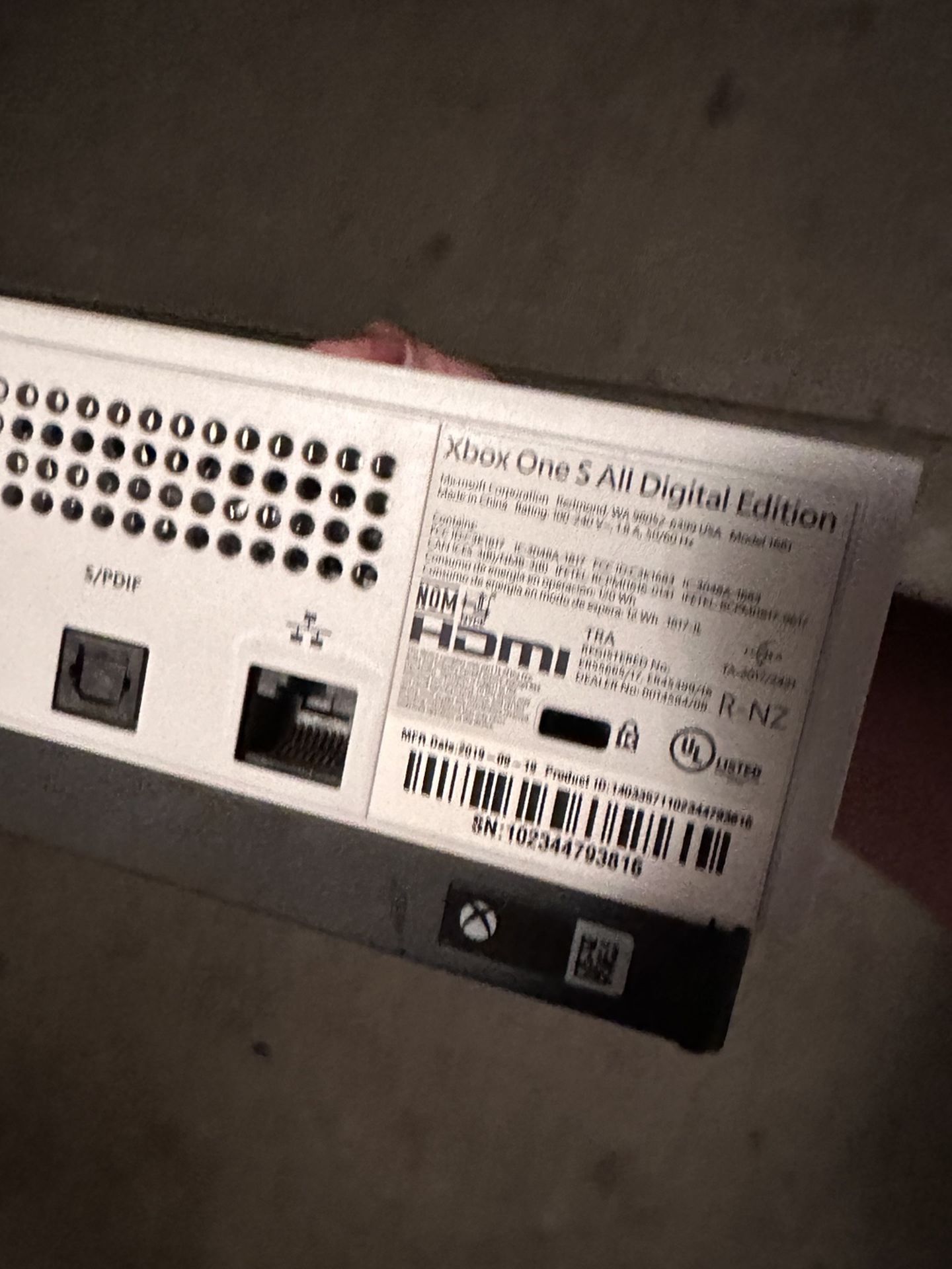 Xbox One With 2 Controllers And Charging Station