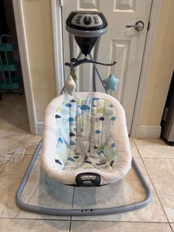 Graco Baby Swing with Mobile