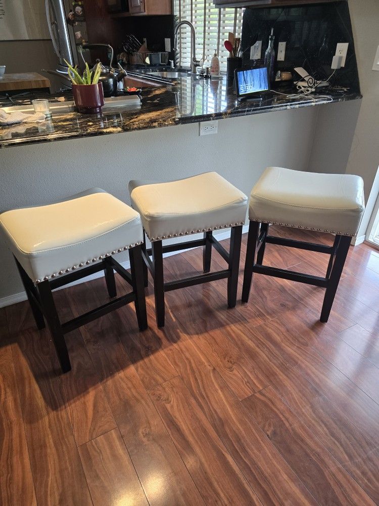 Bar Chairs/Stools ****Nice Condition
