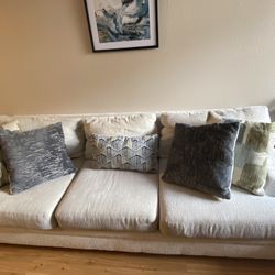 Off White Couch And Pillows 