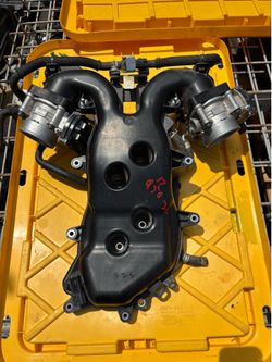Infiniti Nissan 3.0 intake manifold with throttle body