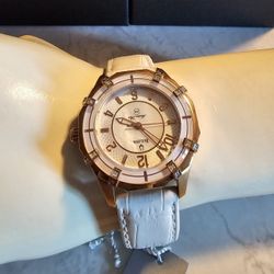 ""🚨❤️💘💌💜💝🎁🚨PERFECT GIFT FOR VALENTINE'S DAY"" NEW NICE LADIE'S LUXURY WITH WHITE LEATHER BAND ORIGINAL BULOVA⌚️ 