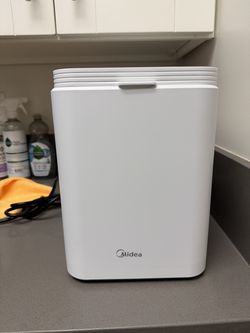 Brand new ice maker
