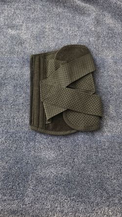 Knee brace