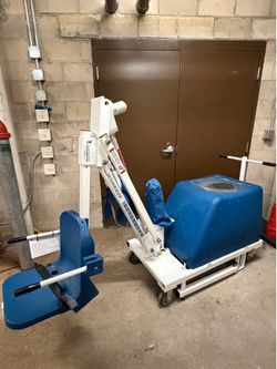 Pool lift (aqua creek)