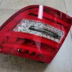 MERCEDES BENZ C-CLASS. REAR LAMP COMBINATION A204 820 46 64