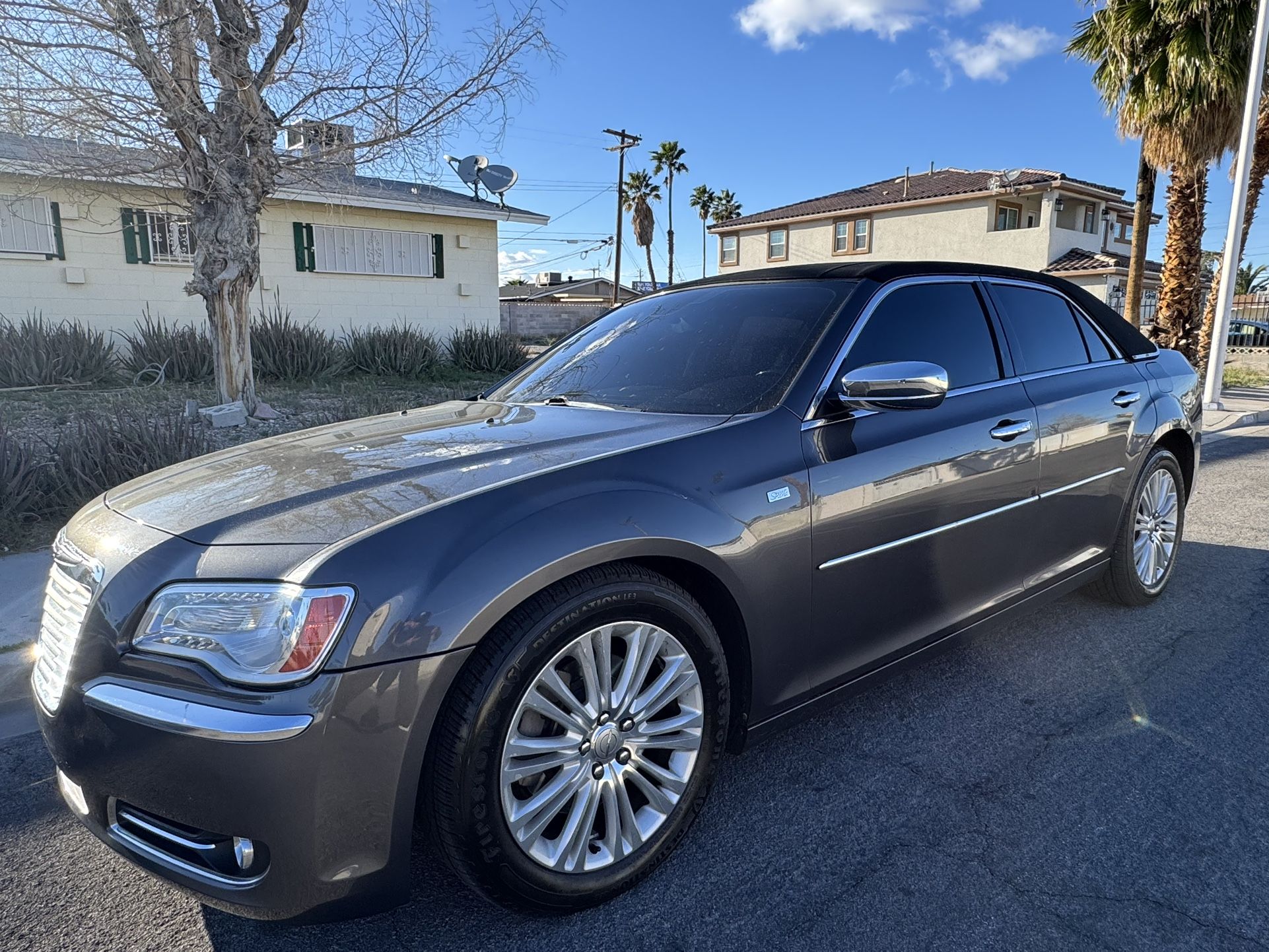 2013 Chrysler 300c for Sale in Las Vegas, NV - OfferUp