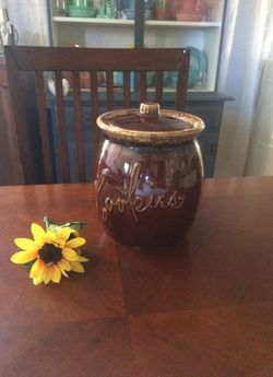 Hull cookie jar