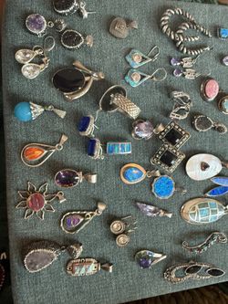 Jewelry Booth Closing Sale 