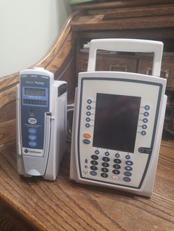 CareFusion/BD Alaris 8015 PC Unit w/ 8100 Pump Module