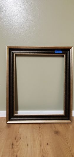 20x24in frame gold and black