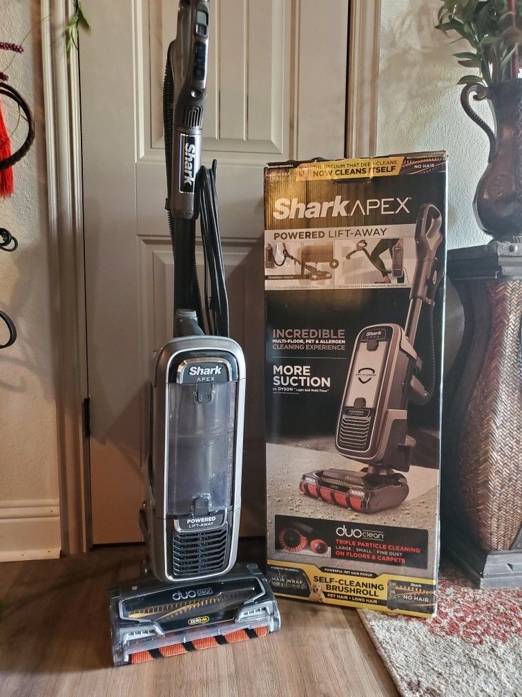 Shark Apex AZ1002 Vacuum