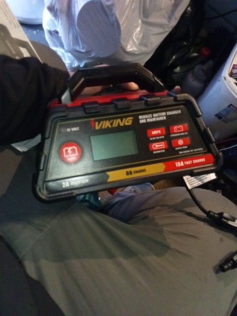 Viking Midsize Battery Charger