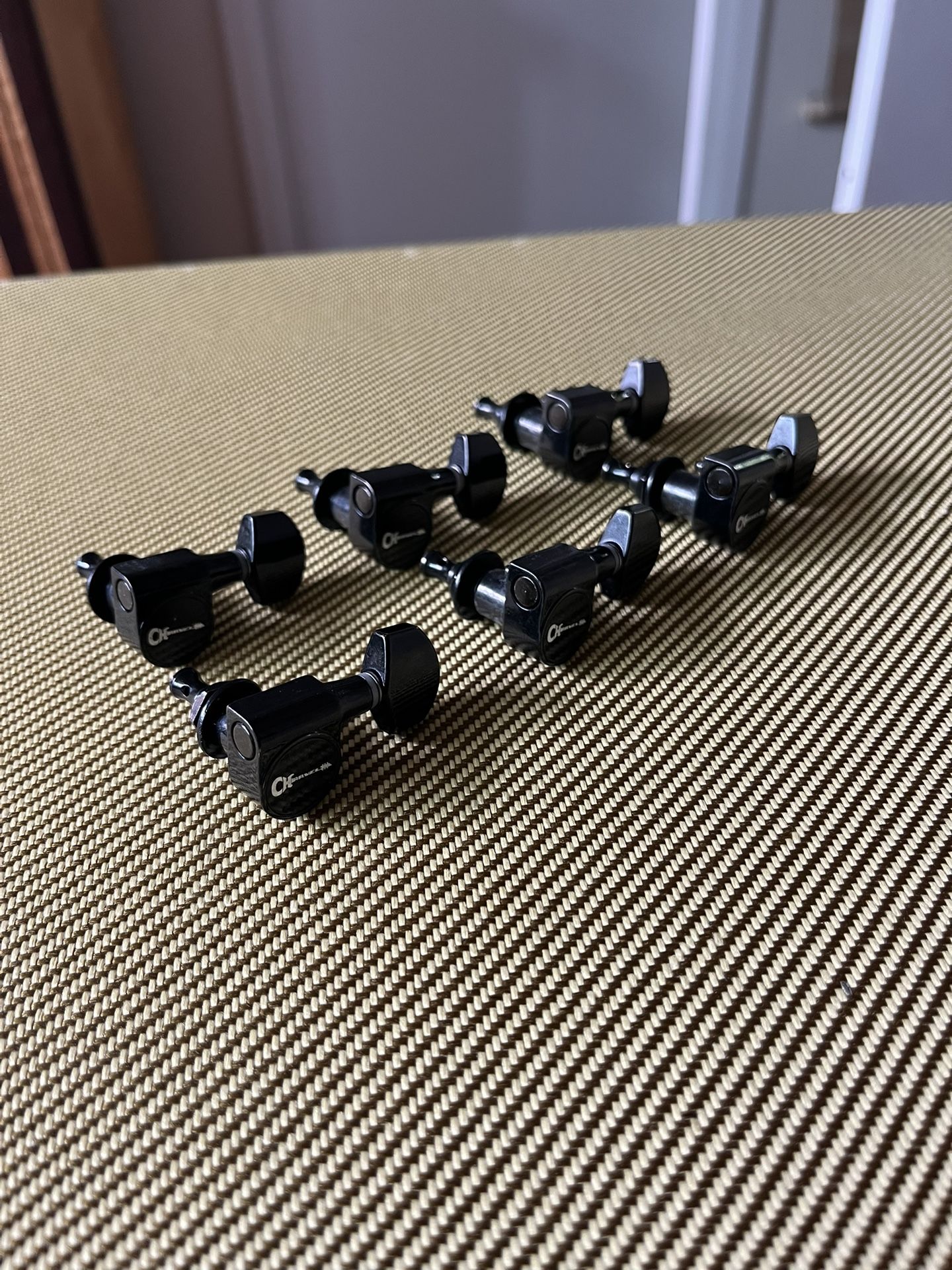 Charvel/Gotoh Tuners “black”