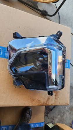 2022 Chevrolet traverse headlight