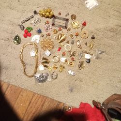 55 Vintage Items .dress Clips.broaches.pins . Monet Necklace. Lockets. Pendants 