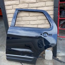2018 Ford Explorer Right Rear Door  Good Conditios