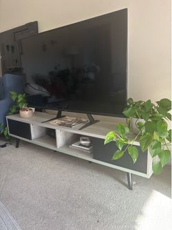 Modern TV Stand / Media Console