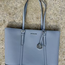 Michael Kors New Jet Set Travel Tote LG pale blue