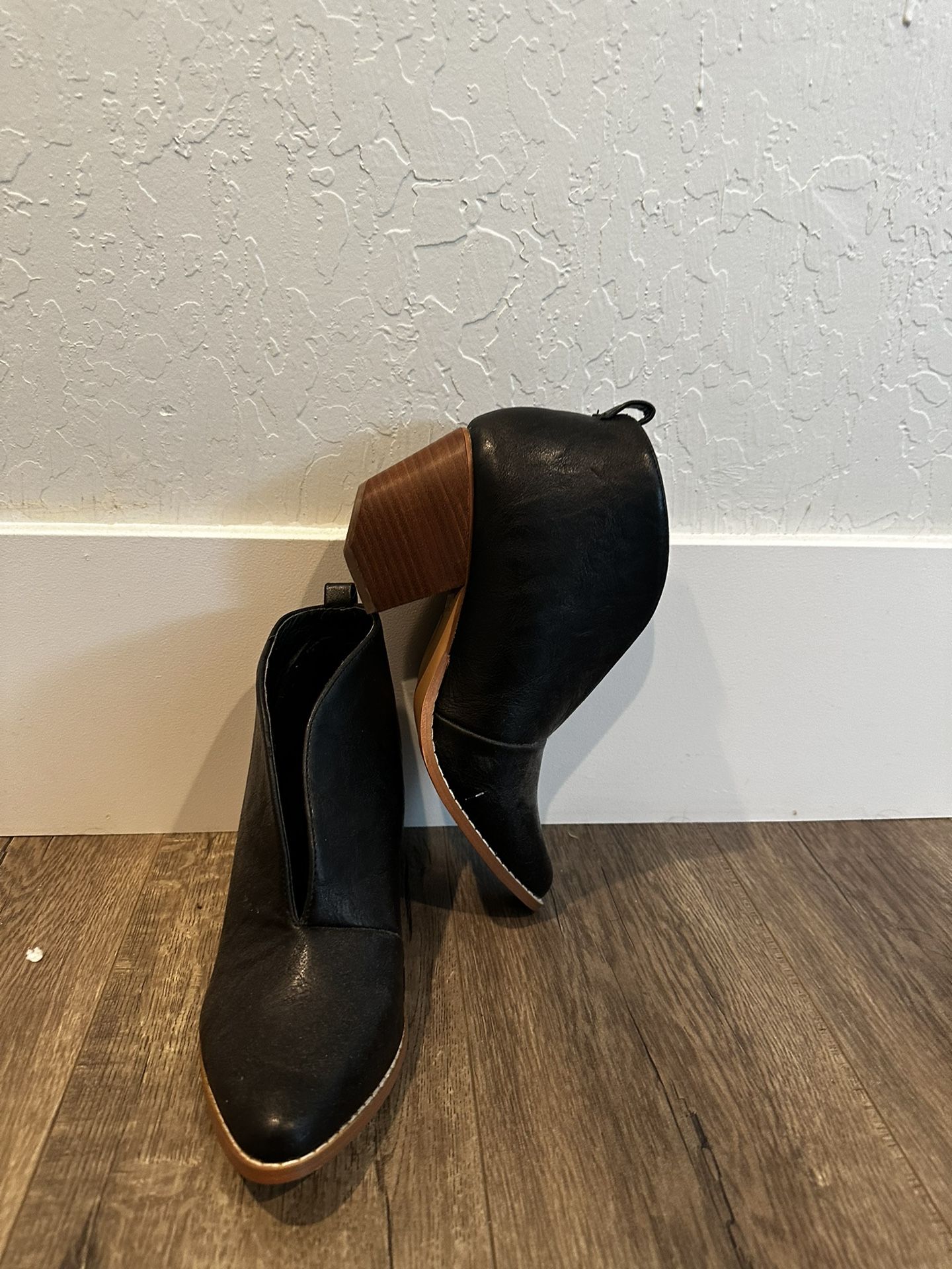Shoes Size 8