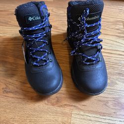 Columbia Omni Heat Women’s Insulated Hiking Boots 
